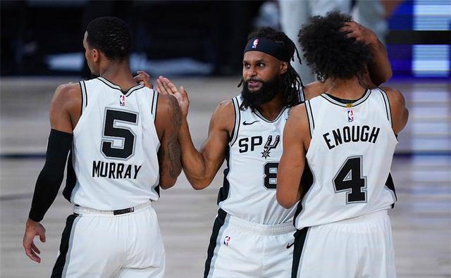 让球员站到 让球员站到